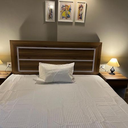 Risal Home Stays Велика Нойда Екстер'єр фото